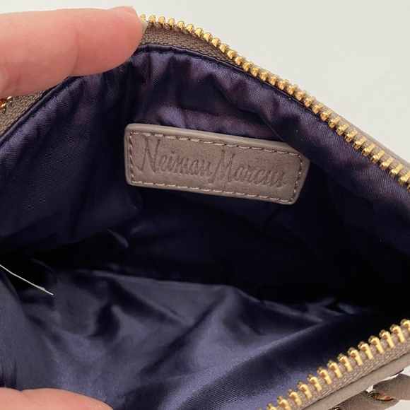 NWOT Neiman Marcus Wristlet Clutch Purse - Picture 6 of 9